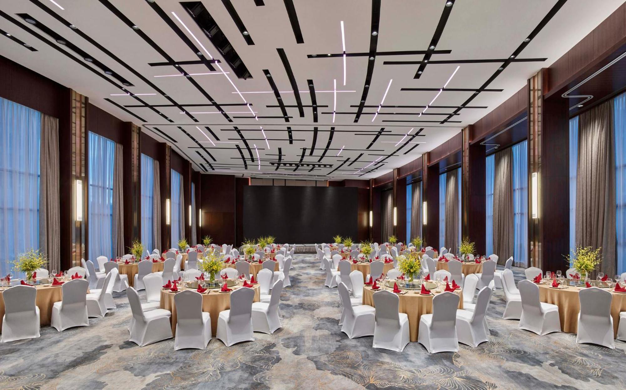 Crowne Plaza Zhuhai City Center By Ihg - Offers Free One-Way Shuttle To Chimelong Ocean Kingdom Экстерьер фото