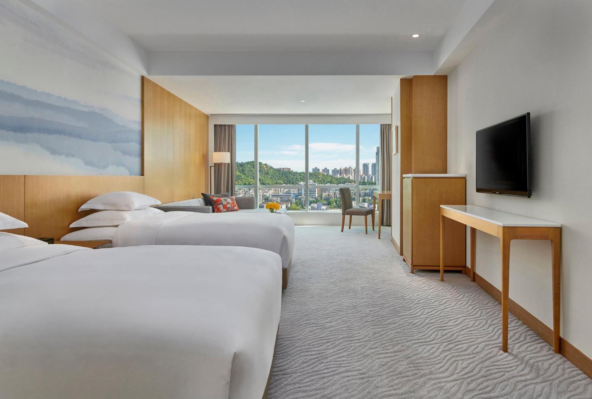 Crowne Plaza Zhuhai City Center By Ihg - Offers Free One-Way Shuttle To Chimelong Ocean Kingdom Экстерьер фото