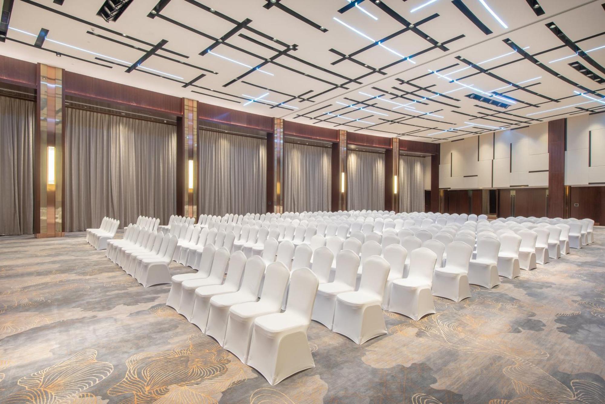 Crowne Plaza Zhuhai City Center By Ihg - Offers Free One-Way Shuttle To Chimelong Ocean Kingdom Экстерьер фото