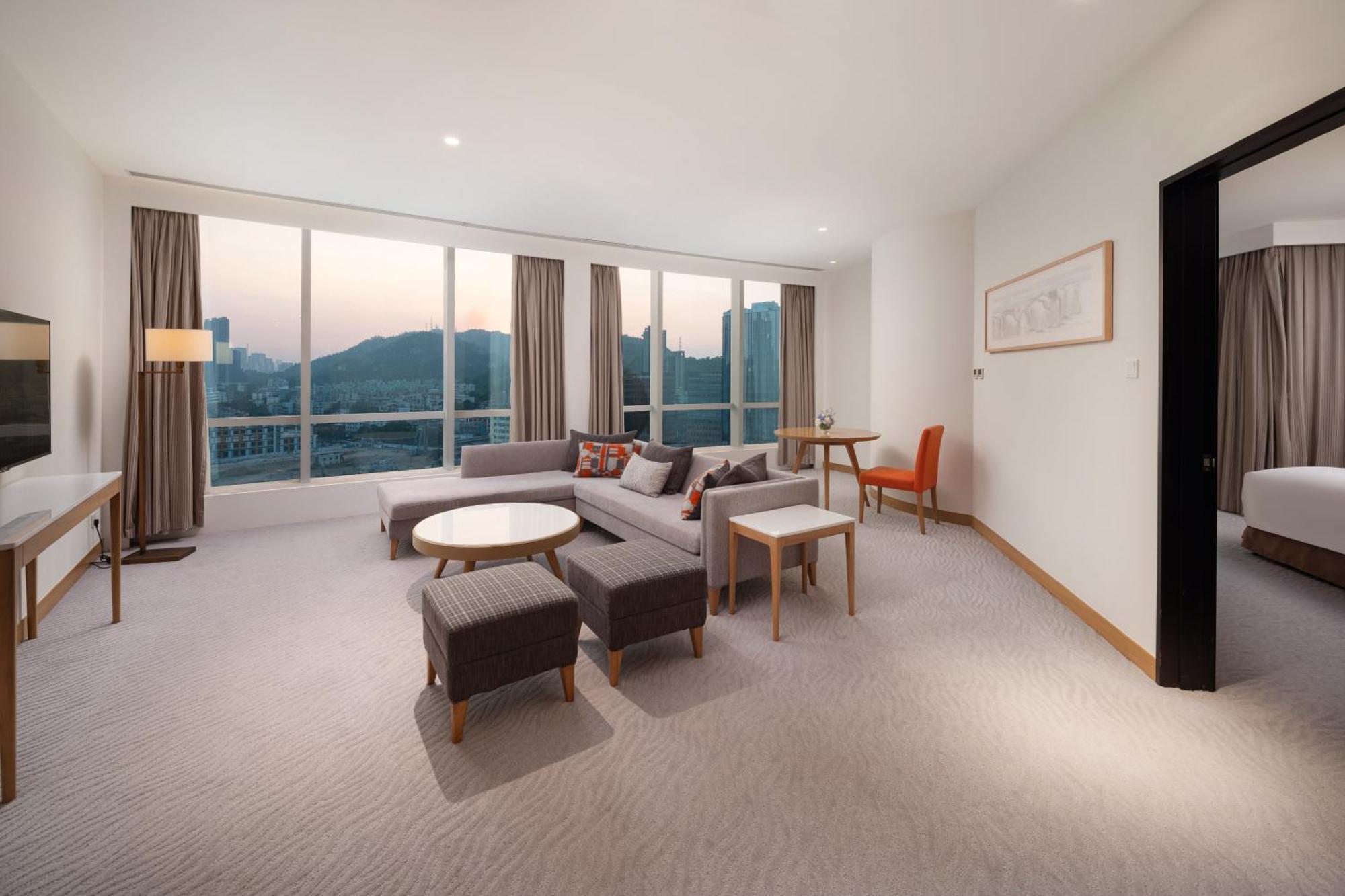 Crowne Plaza Zhuhai City Center By Ihg - Offers Free One-Way Shuttle To Chimelong Ocean Kingdom Экстерьер фото