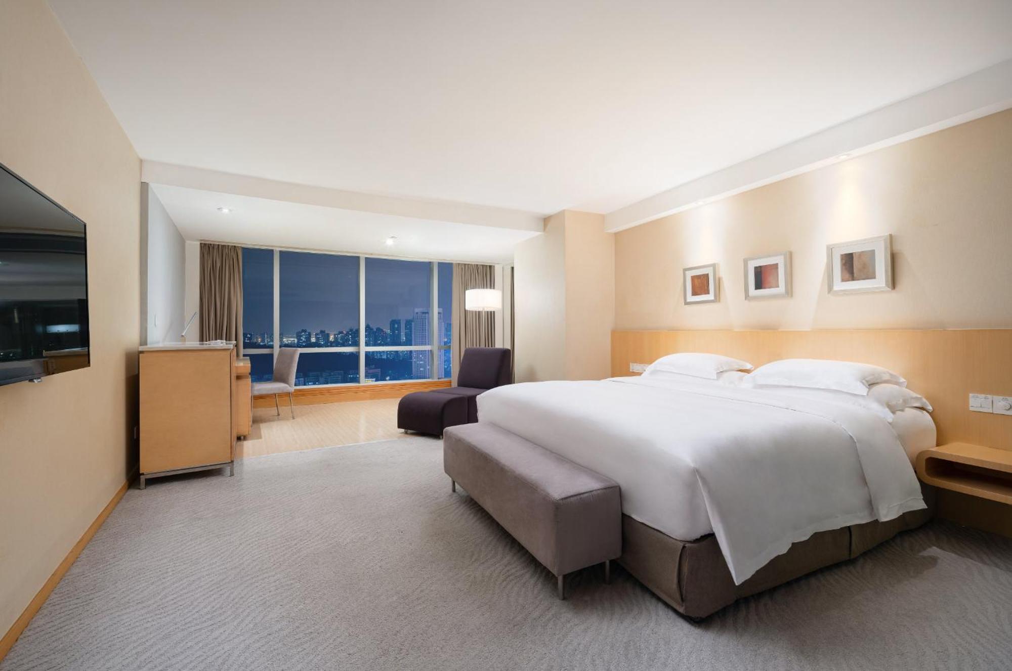 Crowne Plaza Zhuhai City Center By Ihg - Offers Free One-Way Shuttle To Chimelong Ocean Kingdom Экстерьер фото