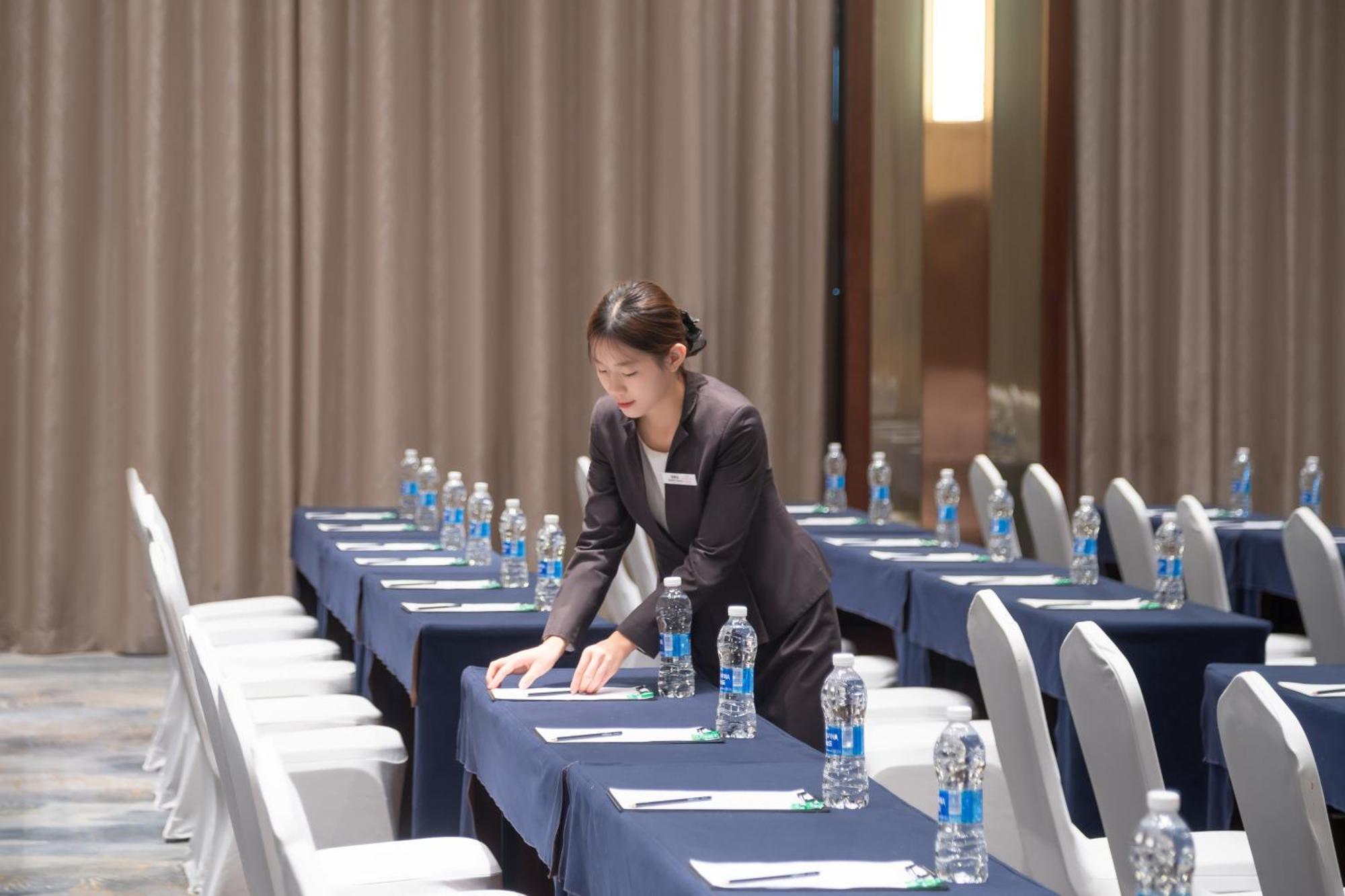 Crowne Plaza Zhuhai City Center By Ihg - Offers Free One-Way Shuttle To Chimelong Ocean Kingdom Экстерьер фото